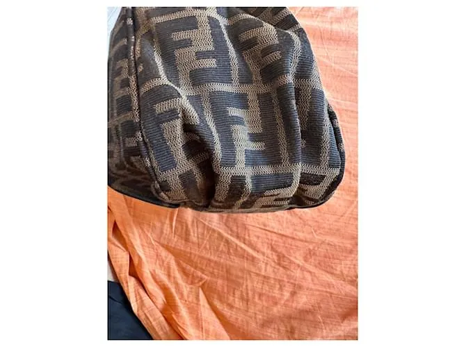 Fendi Miya Negro Marrón oscuro 