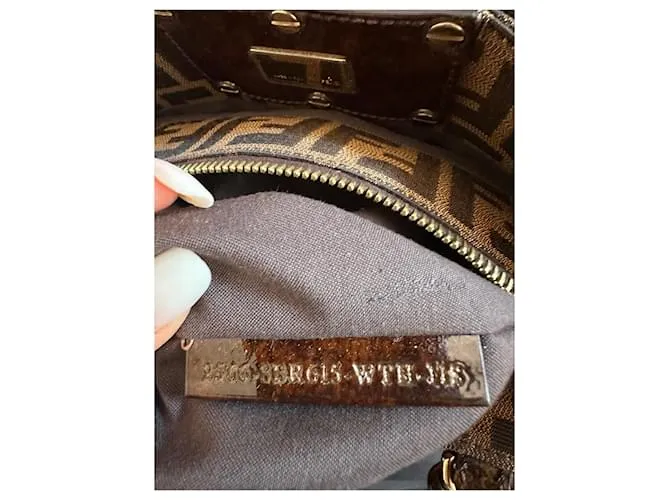 Fendi Miya Negro Marrón oscuro 