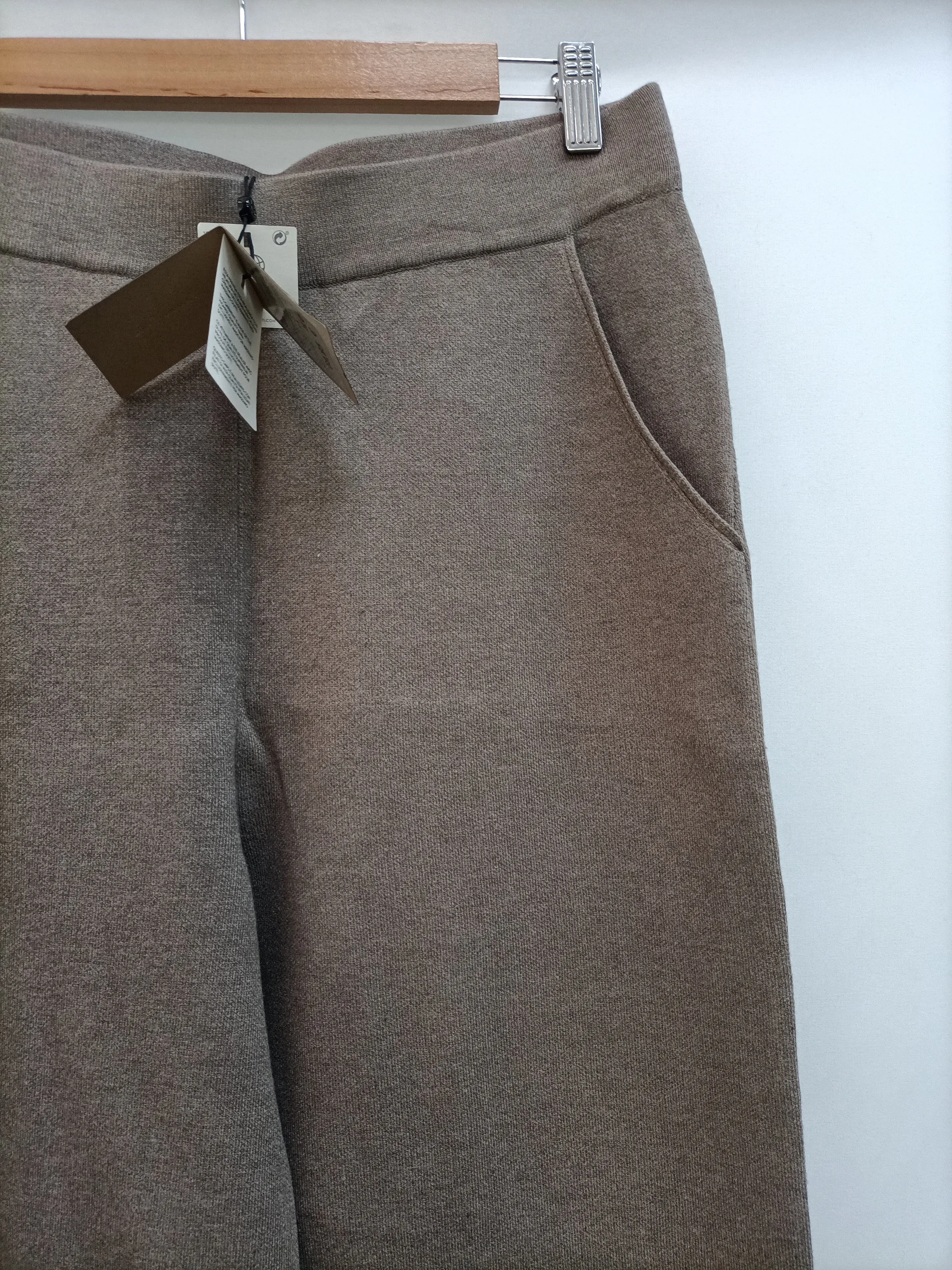 MASSIMO DUTTI. pantalón punto marrón T.l